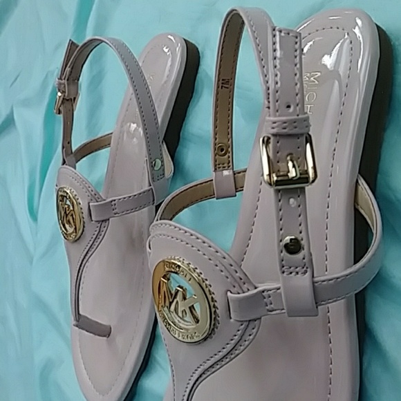 Michael Kors Leather Pink Thong Sandals - Picture 5 of 5